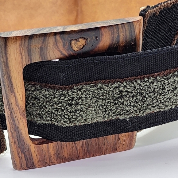 Women's Floral Design Hook And Loop Textile Belt - Picture 4 of 5